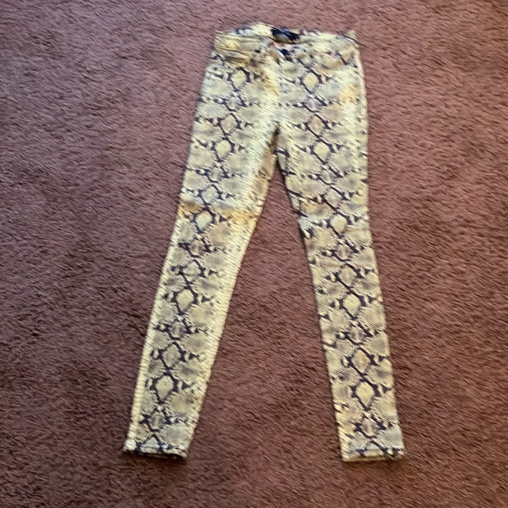 Hudson skinny jeans mid rise size 26.